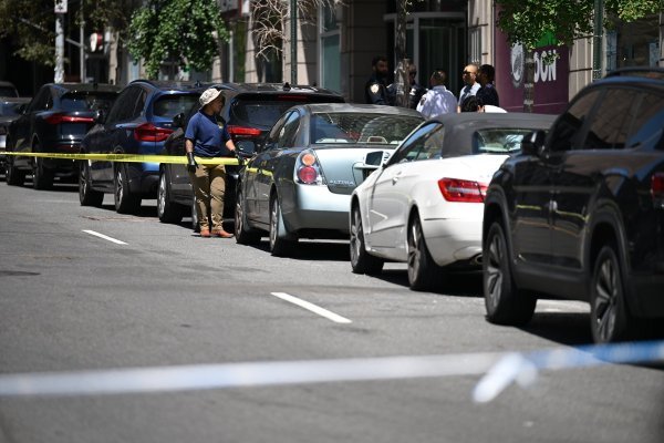 Uhićen muškarac koji je podmetnuo požar ispred savezne zgrade u New Yorku