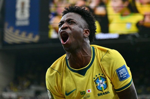 Vinicius se pojavio u javnosti i mnogi ga nisu prepoznali. Novi izgled izazvao lavinu komentara
