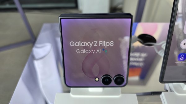 Samsung Galaxy Z Flip8