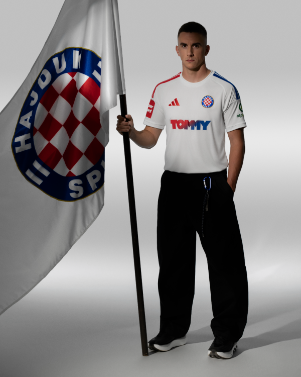 Hajduk objavio novi domaći dres: 'Vjerujemo da će ga navijači prihvatiti'