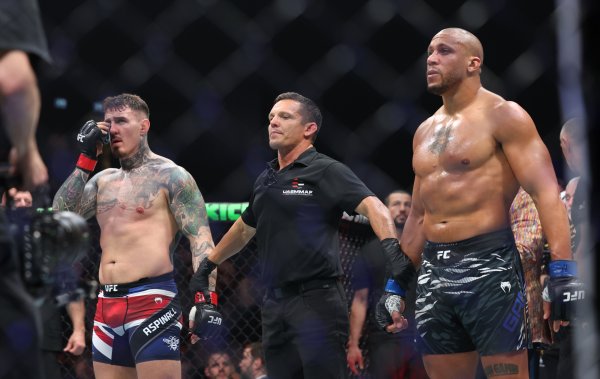 UFC prvak opisao 108 dana noćne more i strah od trajnog sljepila: 'Bilo je stravično'