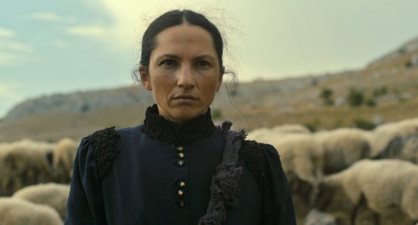 Manuela Martelli kao Teresa u filmu 'Bog neće pomoći'