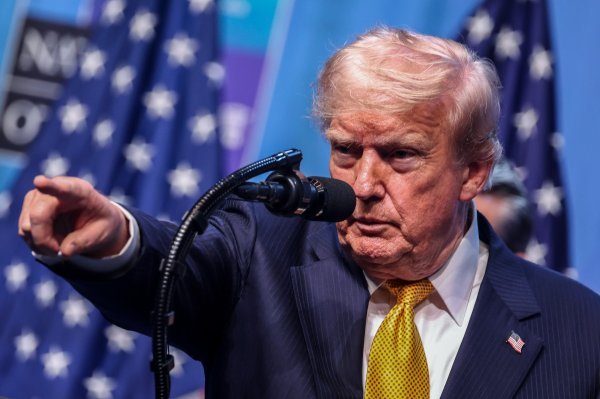 Trump šokirao nakon pitanja o LeBronu: ‘Možda je rasist. Ja volim samo ljude koji vole mene’