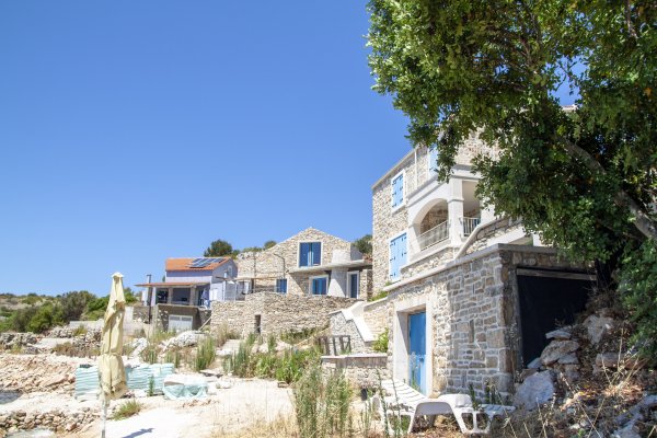 Vila Dominika Livakovića na otoku Lavdara