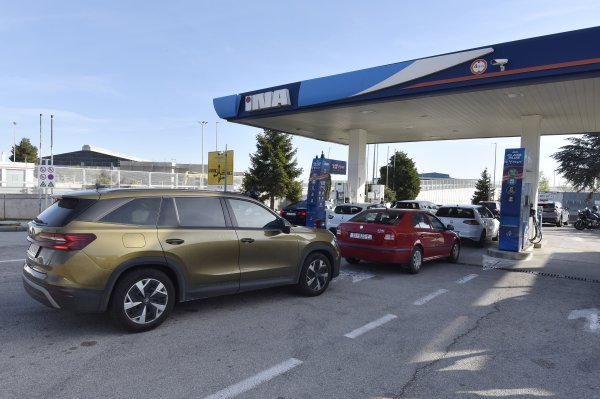 Umjesto u polju, na benzinskoj pumpi: 'Proizvodnja postaje sve manje isplativa'