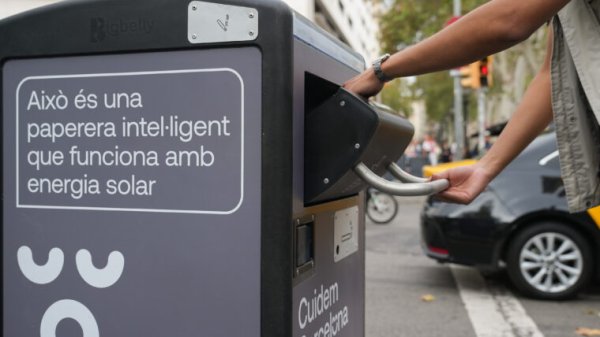 Podzemni kontejneri u Barceloni ujedno su solarni paneli