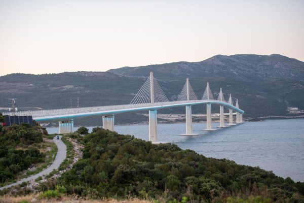 Pelješki most