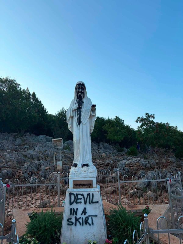 Oskvrnuti kip Gospe