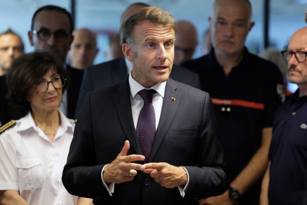 Emmanuel Macron na području ugroženom požarom