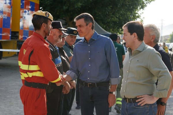 Pedro Sánchez na požarištu