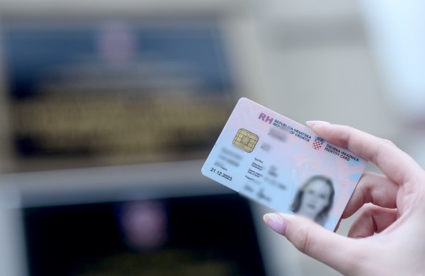 Više od 13.000 osobnih iskaznica od ponedjeljka ne važi: Potrebno je učiniti jednu stvar