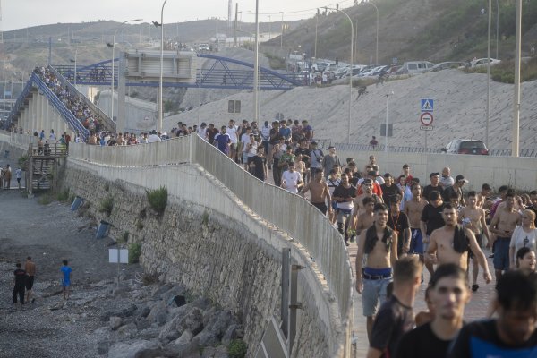 Tisuće migranata ušle su u Ceutu