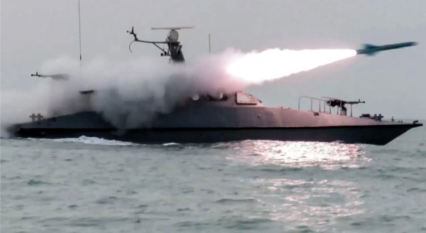 Projektil pogodio tanker u Hormuškom tjesnacu, nema ozlijeđenih