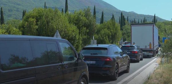 Kaos u Konavlama zbog kolone prema Crnoj Gori: 'Teror, sramota. Ovo traje već 30 godina'