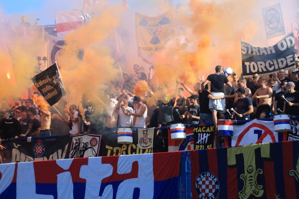 Pogledajte kako je Torcida ispratila igrače Hajduka nakon poraza u Varaždinu