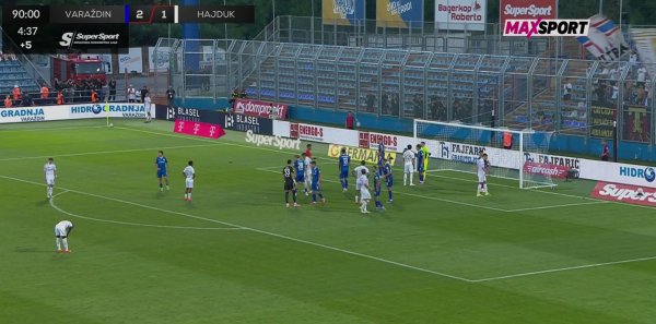 Nevjerojatna scena u 95. minuti Varaždin - Hajduk. Komentator: 'Ovo nema nigdje na svijetu'