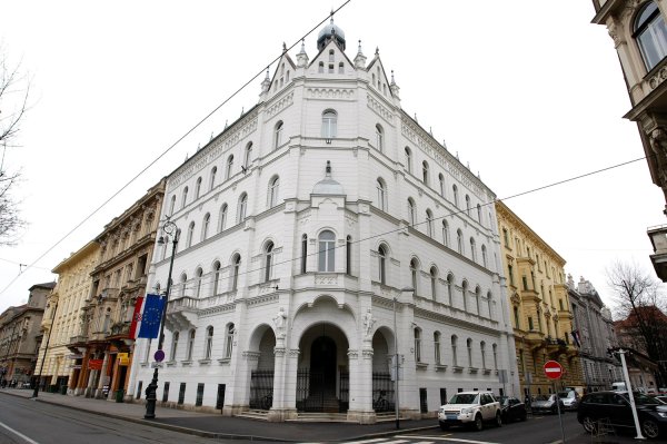 Zgrada HBOR-a prije potresa u Zagrebu