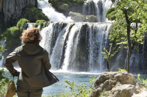 Nacionalni park Krka blizu je i autoceste, ali je i na samoj cesti od Knina prema moru