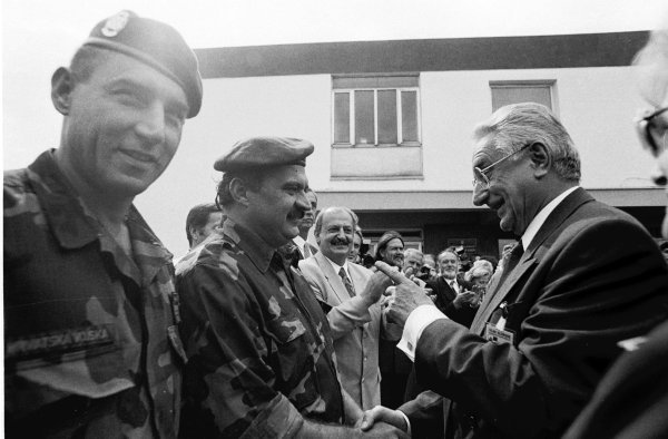 Ante Gotovina i Ivan Čermak s Franjom Tuđmanom u Kninu