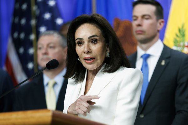 Trump kritizirao tužiteljicu Pirro: 'Pokleknula' je u slučaju reflektirajućeg bazena
