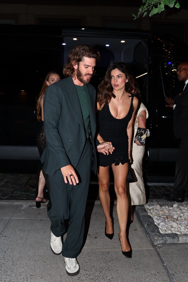 Andrew Garfield, Monica Barbaro