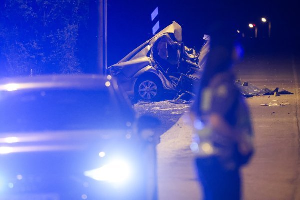 Jedna poginula i dvije ozlijeđene osobe u Zagrebu: Automobil je prepolovljen