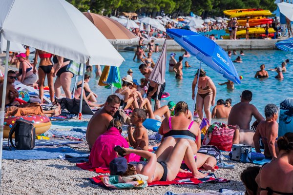 Makarska rivijera među rijetkima s rastom turističkog prometa u srpnju u županiji