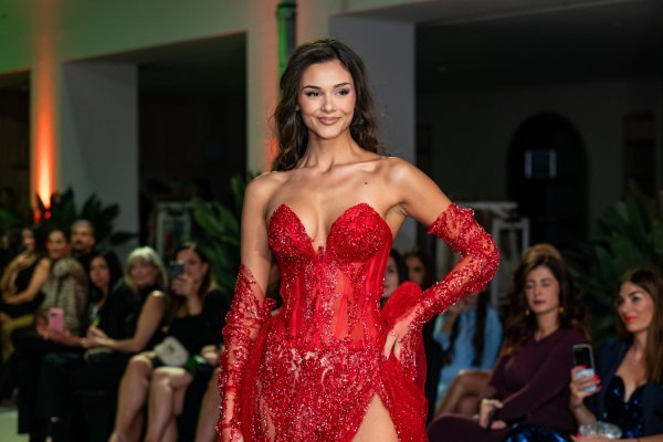 Laura Gnjatović oduševila ljetnim izdanjem: Pogledajte kako se odmara naša bivša Miss Universe