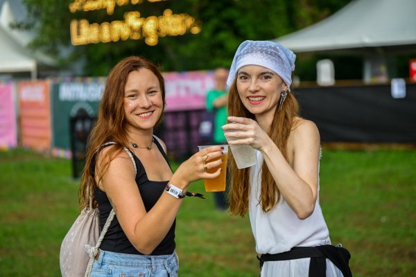 Ni pivo ni voda više ne mogu rashladiti posjeitelje festivala (ilustracija)