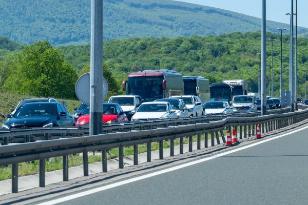 Niz nesreća i izvanrednih događaja na autocestama: Evo gdje su najveće kolone