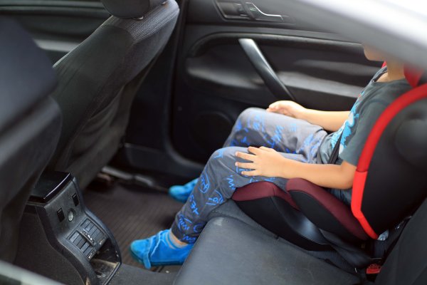 Dijete se zaključalo u automobilu, a ključevi su unutra: Stručnjaci kažu što napraviti odmah