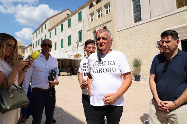 HDZ nakon prkosa Mire Bulja u Sinju: 'Opet izvodi šou, višak zloće i taštine'
