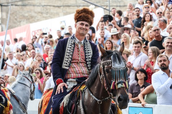 Tino Radanović je slavodobitnik Sinjske alke: Ovo mu je treći put, sve je pozvao na feštu