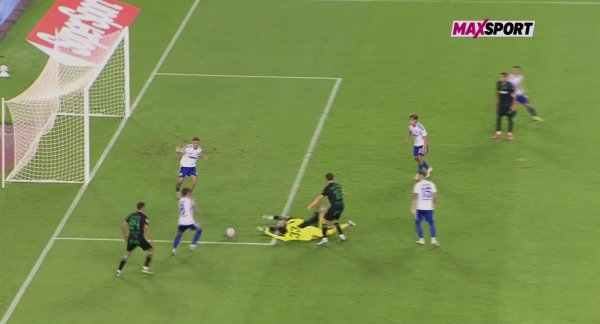 Je li Istra teško oštećena na Poljudu? Pogledajte spornu situaciju u Hajdukovom kaznenom prostoru