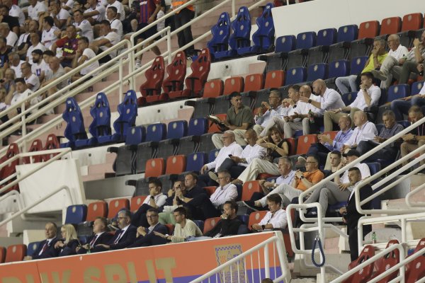 'Uprava odlazi' orilo se na Poljudu nakon kiksa Hajduka: Poslušajte bijes navijača