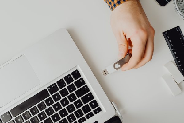 Izlazi li džepni USB iz mode? Evo što nam kažu digitalni trendovi
