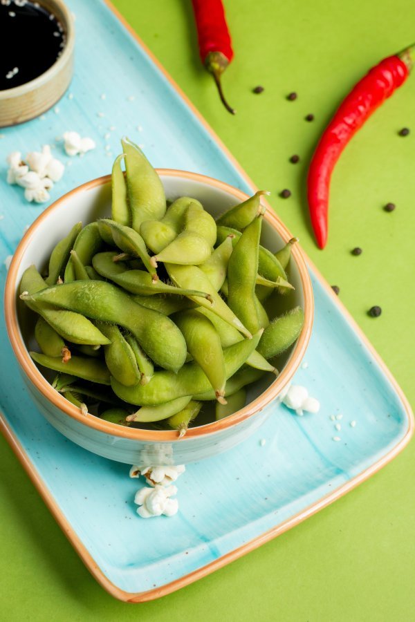 Edamame, odnosno mlada zrna soje, sadrži ALA omega-3 i vrlo ga je jednostavno uključiti u prehranu.