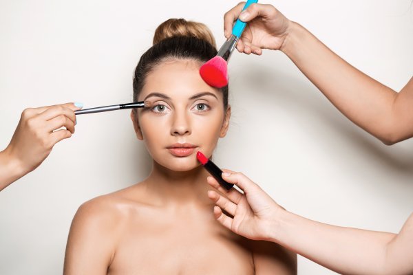 Zaboravljeni make-up klasik iz 2010-ih vraća se na velika vrata