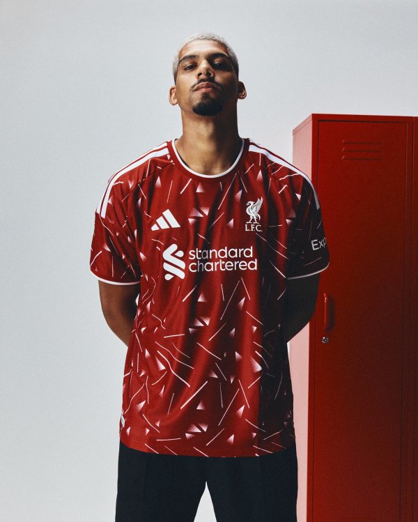 Barcelonin kapetan službeno predstavljen u Liverpoolu