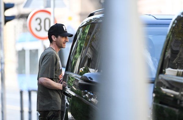 Adrien Brody odlazi na snimanje filma Snake Island