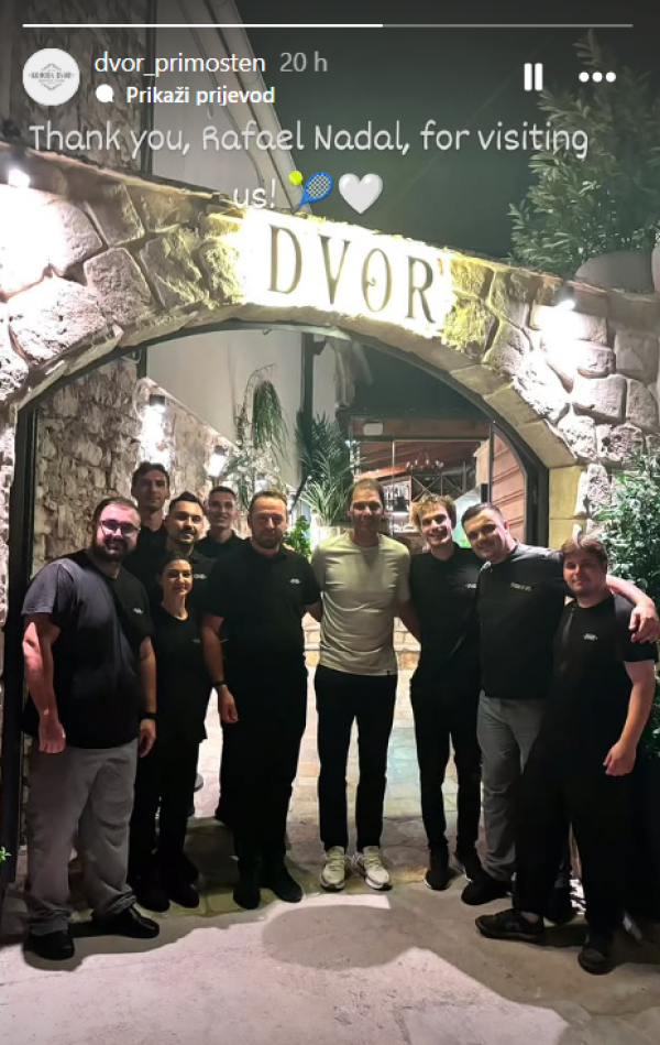 Rafael Nadal u konobi 'Dvor' u Primoštenu, fotografirao se sa zaposlenicima.