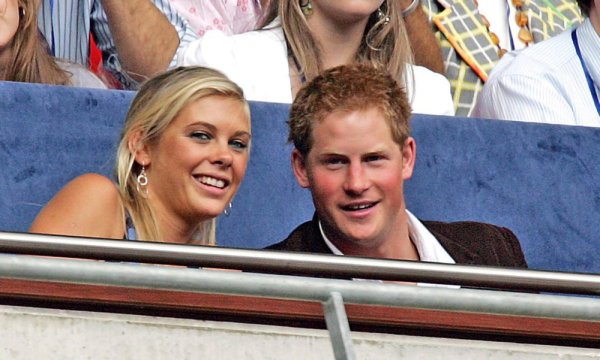 Chelsy Davy i princ Harry snimljeni 2007. godine