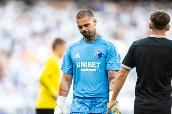 Dinamo ga želi dovesti umjesto Livakovića, a on je sad primio bizaran gol s 35 metara