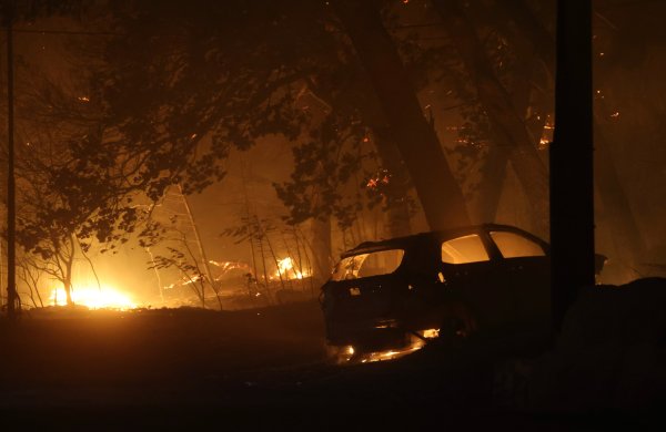 Izgorjeli su auti, brodovi i kuće...