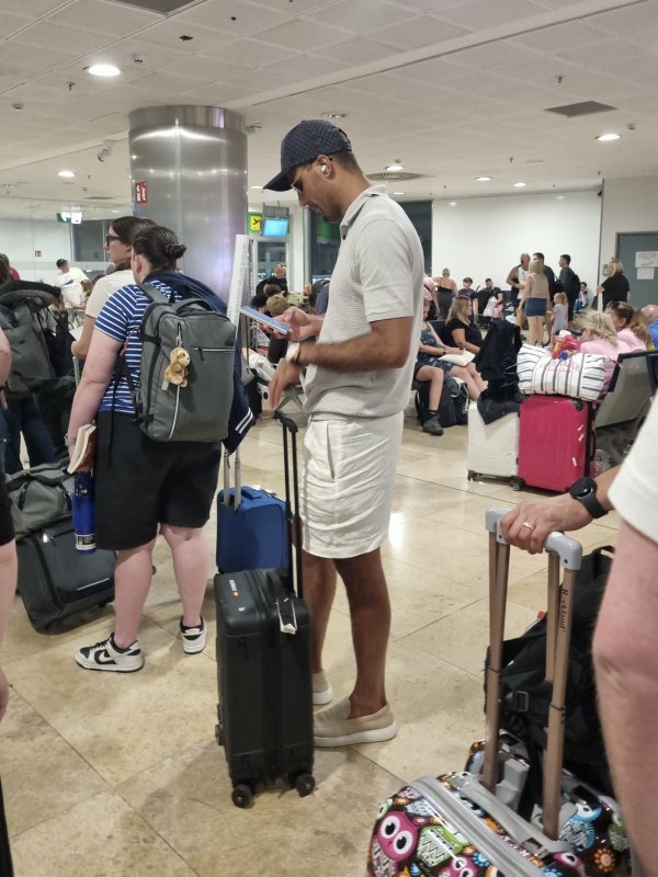 Dok zvijezde lete privatnim avionima, Rodri ponovno oduševio svojim potezom