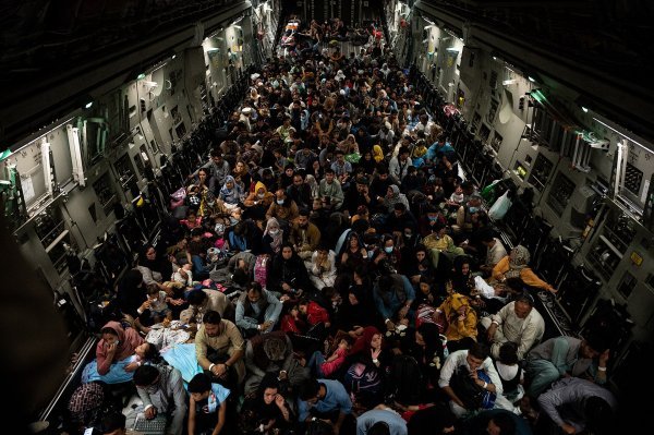 Sretnici koji su našli utočište u američkim transportnim avionima