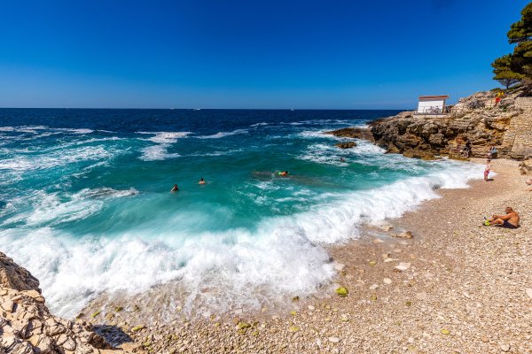 Havajska plaža kod Pule