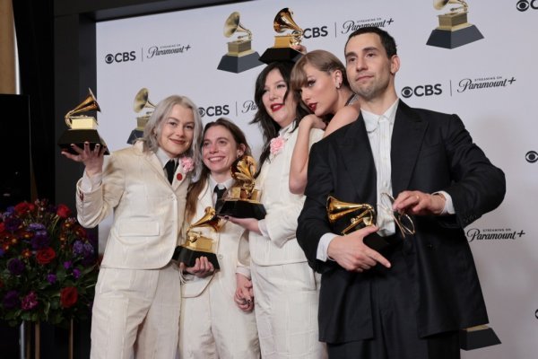 Phoebe Bridgers, Julien Baker, Lucy Dacus, Taylor Swift i Jack Antonoff