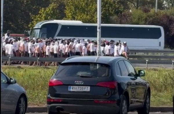 Kaos na A1: Torcida blokirala autocestu, spriječen veliki obračun navijača?