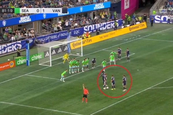 Pogledajte gol legende kakav se više ne viđa: Golman je samo stajao...